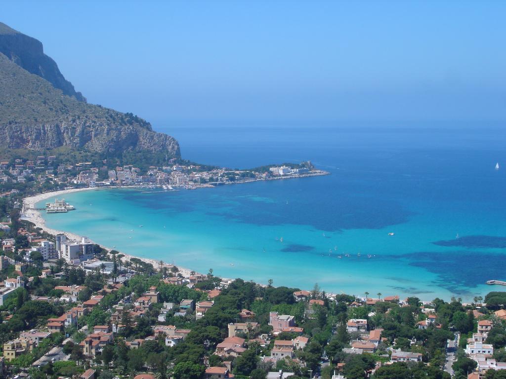 Mondello Luxury Apartment On The Beach Exterior foto