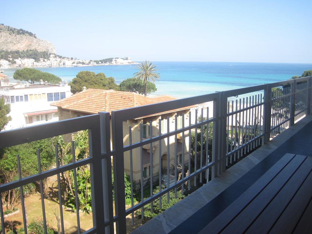 Mondello Luxury Apartment On The Beach Exterior foto